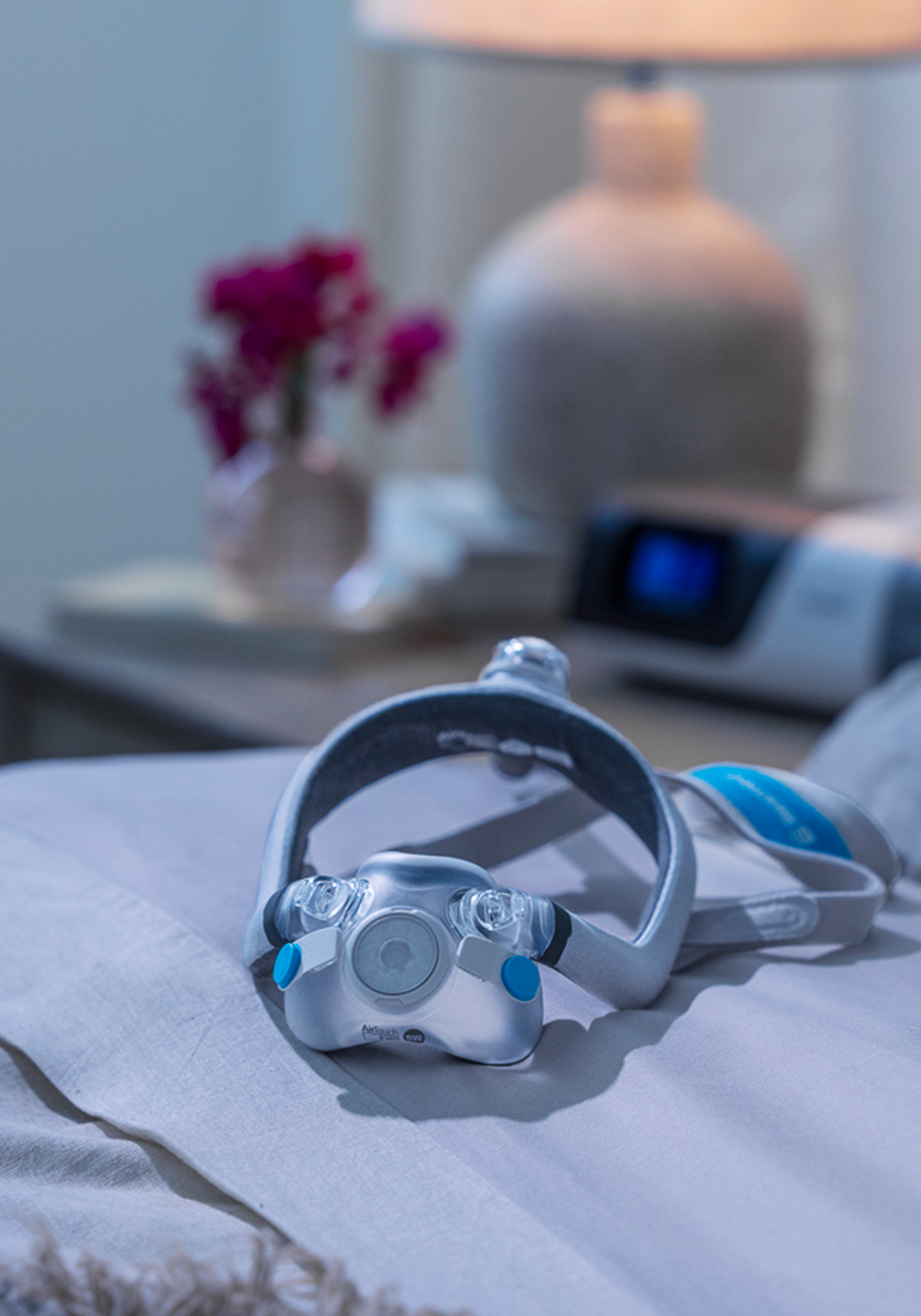 AirTouch-F30i-mask-on-bed-mobile