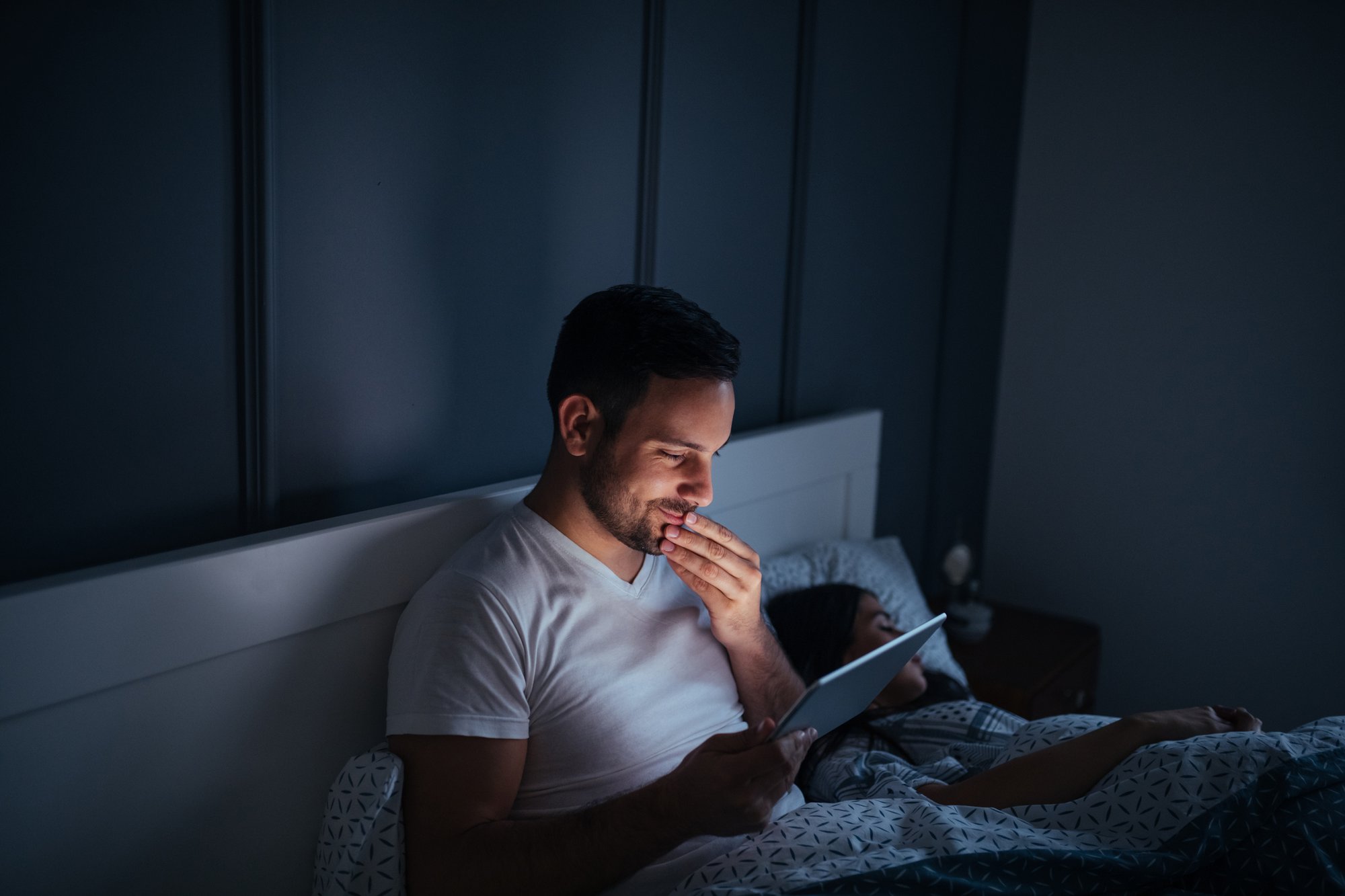 Does darkness affect how you sleep